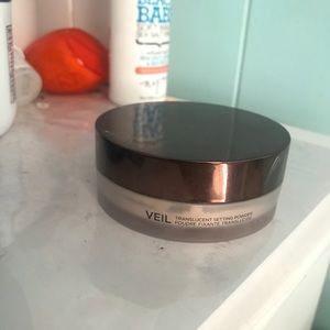 Hourglass Veil Translucent Setting Powder